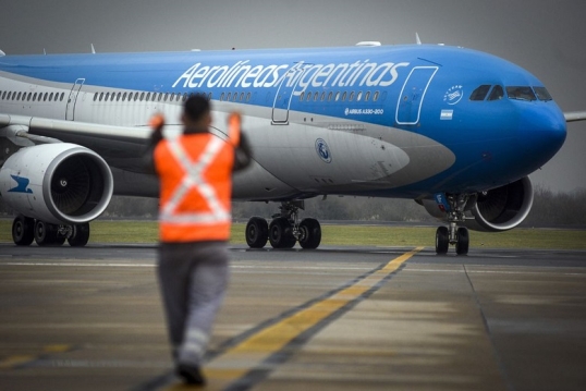 Los pilotos de Aerolíneas Argentinas paran desde las 18 horas por reclamos salariales
