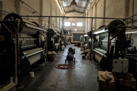 Crisis en la industria textil: El sector opera con el 32% de su capacidad instalada y perdió cerca de 16 mil empleos