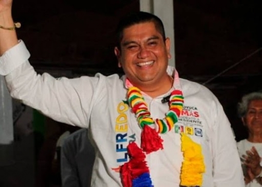 México: Asesinan a tiros a un candidato a alcalde frente a una multitud en el cierre de campaña