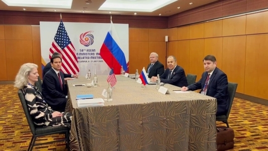 Rusia y Estados Unidos se reúnen en Malasia