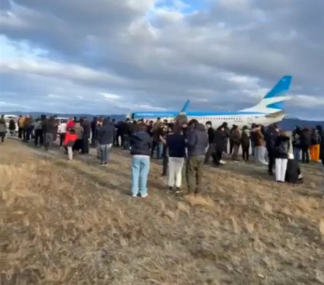 Por una amenaza de bomba, un avión de Aerolineas Argentina realizó un aterrizaje de emergencia