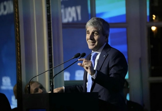 Luis Caputo aseguró que la inflación de enero será similar a la de diciembre