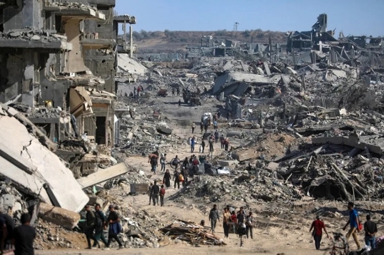 Israel ataca un minibús en Gaza mata a 11 miembros de la misma familia, 7 de ellos menores