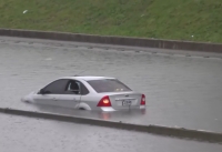 Hay calles anegadas, cortes de luz y alerta por el temporal en el AMBA