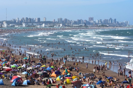 Mar del Plata: Cuánto costará alquilar hospedaje y carpa este verano