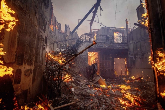 El incendio en Los Ángeles y sus alrededores es considerado ya unos de los más destructivos