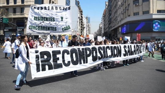 Ciudad de Buenos Aires: Residentes y concurrentes vuelven a parar y marchan al Ministerio de Salud