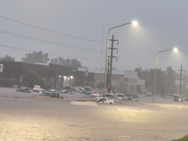 Bahía Blanca: Más de 1.300 evacuados, hay 10 los muertos hasta el momento