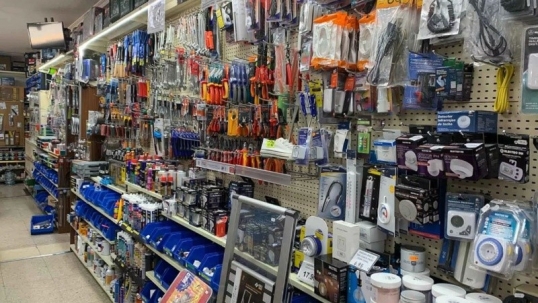 La caída de las ventas profundizan la crisis de las ferreterías