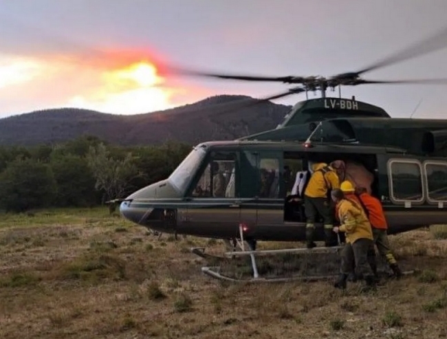 Bariloche: Más de 1400 hectáreas de bosques afectadas por el incendio en lago Los Manzanos