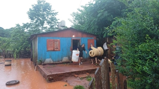 Misiones: Un fuerte temporal de agua y viento que azotó distintos puntos de la provincia