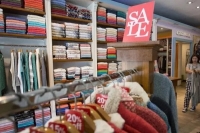 “Si Caputo, se viste exclusivamente afuera es porque no entiende de indumentaria”, afirman textiles de Mar del Plata