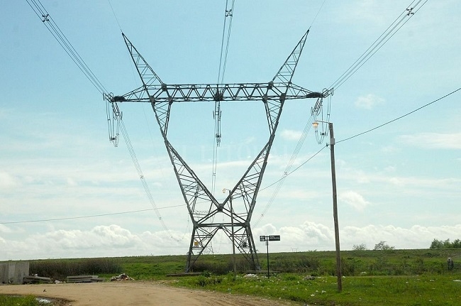 El Gobierno prorrogó la emergencia del sector eléctrico hasta fines de 2027