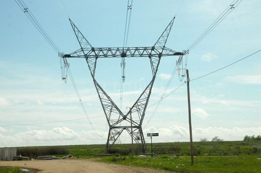 El Gobierno prorrogó la emergencia del sector eléctrico hasta fines de 2027