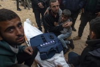 Israel atacó una tienda de reporteros en Gaza: Hay dos periodistas muertos y 8 heridos