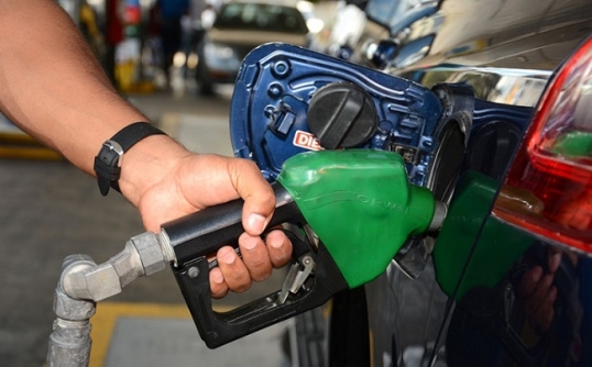 Los combustibles subieron este sábado un 2% promedio