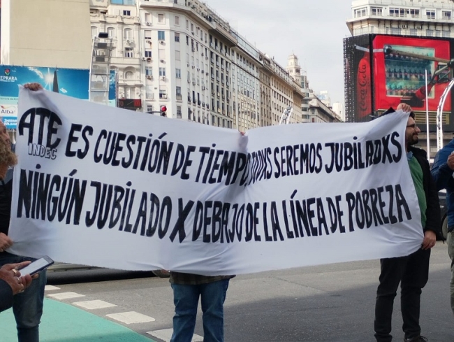 Basta de salarios de pobreza: Trabajadores de ATE INDEC realizaron un semaforazo