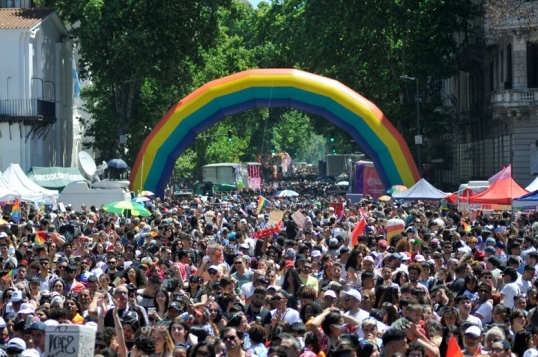 La justicia dicta un habeas corpus preventivo para que las Fuerzas de Seguridad no puedan intervenir Marcha Federal LGBTIQ+ «antifascista y antirracista»