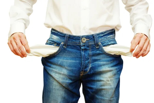 El salario registrado perdió frente a la inflación en octubre: el público cayó un 14,4% real desde 2023