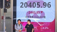 La bolsa en Hong Kong cae más del 13 %