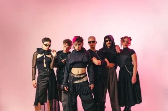 La banda Yasar se presenta en el Teatro Opera de La Plata