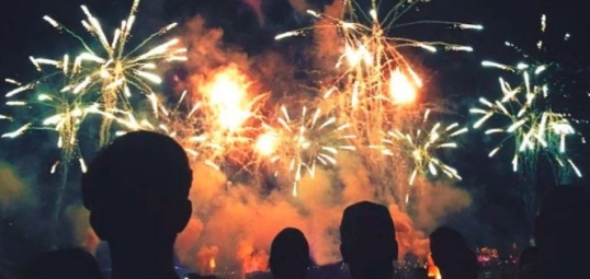 Restricción en el uso de fuegos artificiales de alto impacto sonoro en CABA
