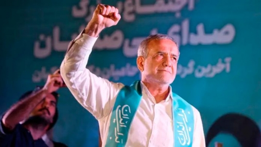 Irán: El presidente promete que Israel «se arrepentirá» del asesinato de Ismaíl Haniyá