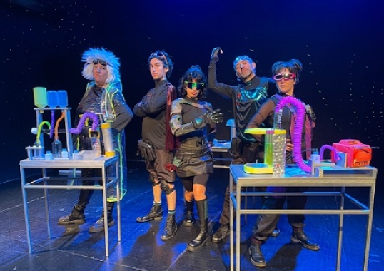 Se presenta "Invasión Robot" en Moscú Teatro
