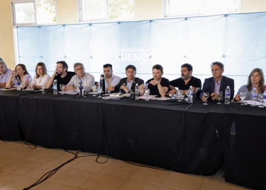 Guaminí: Kicillof se reunió con el sector productivo y anunció obras por $3.500 millones para promocionar el turismo