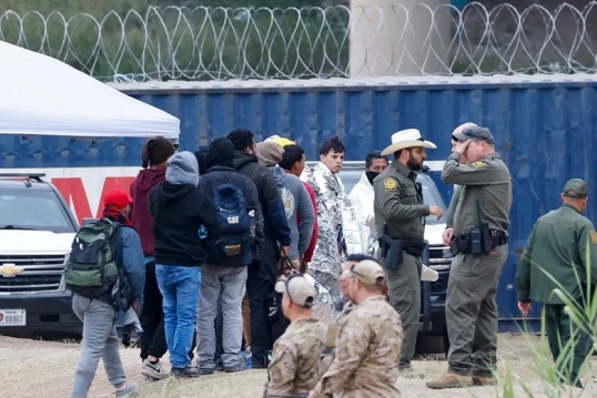 Las redadas antiinmigrantes de Trump dejan 538 detenidos y deportados