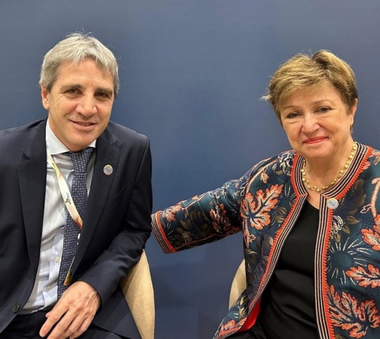 Luis Caputo mantuvo un encuentro con la titular del FMI, Kristalina Georgieva