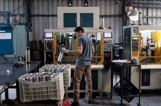 Lumilagro importará termos y reduce personal