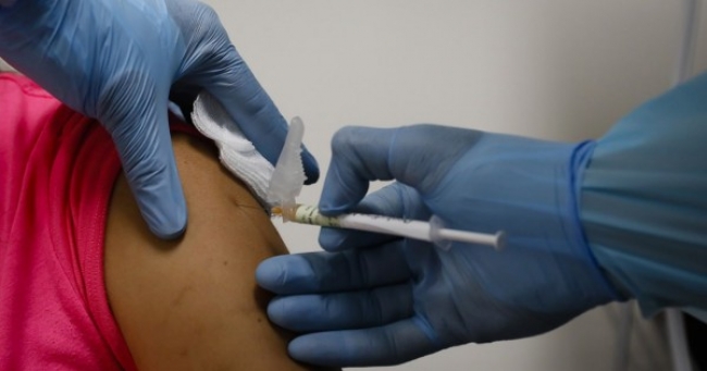 Santa Fe: La provincia comenzó con la vacunación contra el dengue a jóvenes de 15 a 19 años