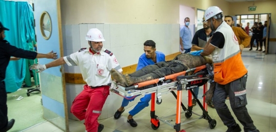 Por falta de combustible suspenderán los servicios médicos en la Franja de Gaza