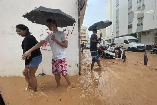 Las calles de Ibiza se vieron anegadas debido a las intensas lluvias