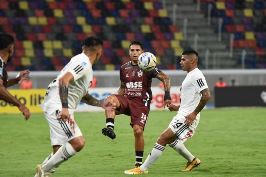 Torneo clausura de fútbol: Deportivo Riestra recibe a Central Córdoba