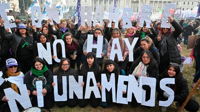 El Colectivo Ni Una Menos se movilizó bajo las consignas “Con hambre y odio no hay libertad”