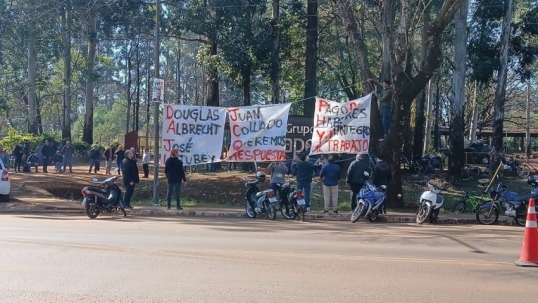 Corrientes: Los trabajadores de la Forestadora Tapebicuá siguen con el acampe y rechazan cobrar el 30%