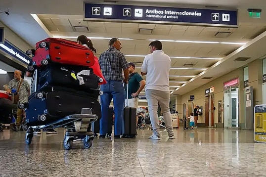 En noviembre el ingreso de turistas al país volvió a caer