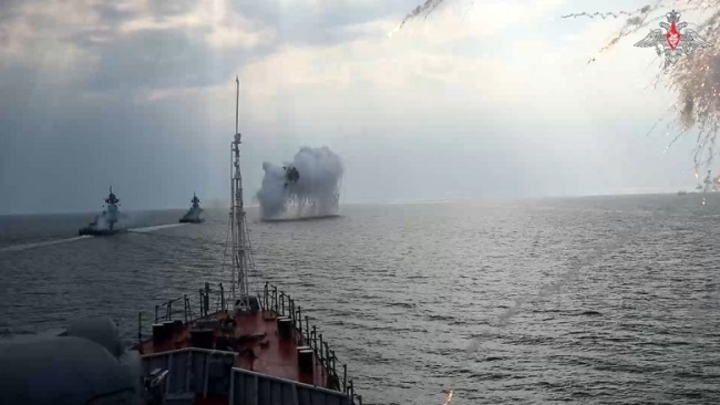 La armada rusa realiza maniobras a gran escala
