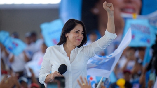 Ecuador: «Aquí es importante recalcar que no es que no hay recursos, es que no los saben usar» afirmó Luisa González