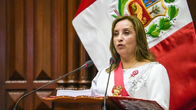 Perú: Destituyen en un juicio exprés a la presidenta Dina Boluarte