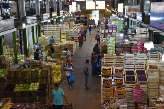 Crecen las importaciones de alimentos y bebidas