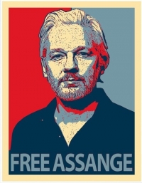 Gustavo Petro felicitó a Julian Assange «por su libertad» y lo invitó a visitar a su país