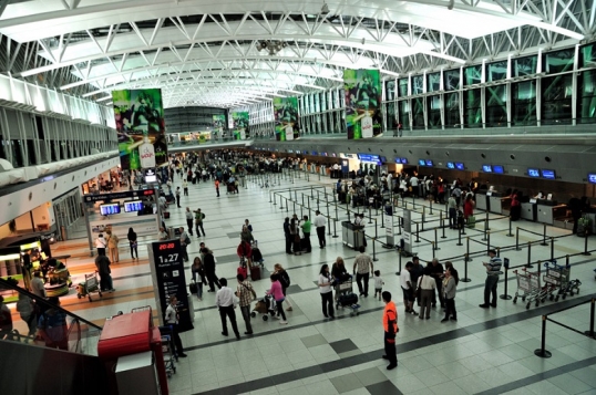 Con cinco casos confirmados de «viruela del mono» en el país, el ministerio de Salud refuerza los controles en aeropuertos