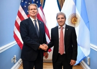 Apuntan a que Scott Bessent desarmó posición en pesos, ¿se activó el swap?