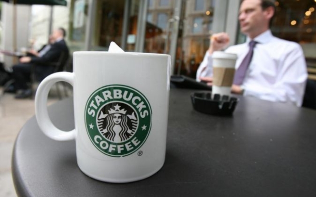 EE.UU: Investigan por la presunta «flagrante» violación de las leyes contra la discriminación a Starbucks