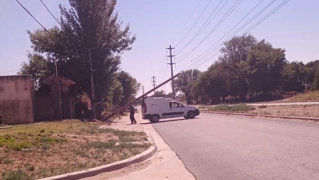La Pampa: Denuncian que Clarín extiende su red ilegal de cableado en barrios de Santa Rosa