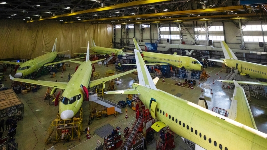 Rusia se prepara para fabricar sus aviones civiles en la India