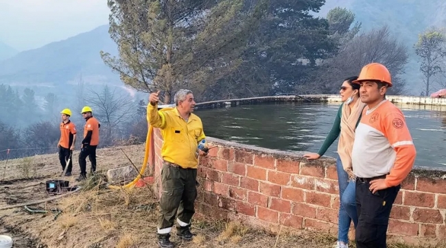 Catamarca: Trabajan para frenar el incendio forestal en la cumbre del Ambato